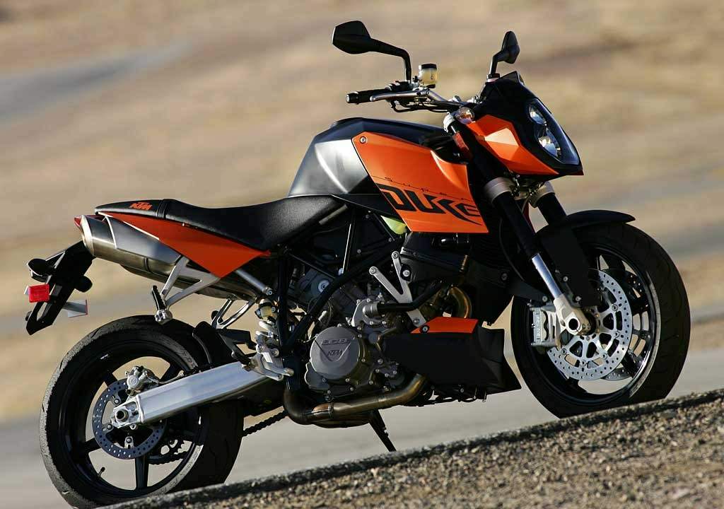 تصویر موتور KTM Duke 200
