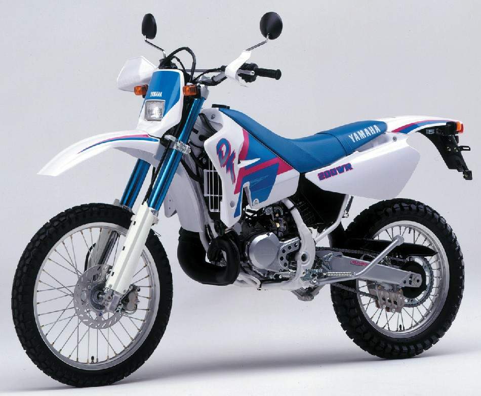 تصویر موتور Yamaha DT 200
